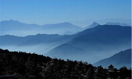 峰峦叠嶂-峰峦叠嶂下一句是什么